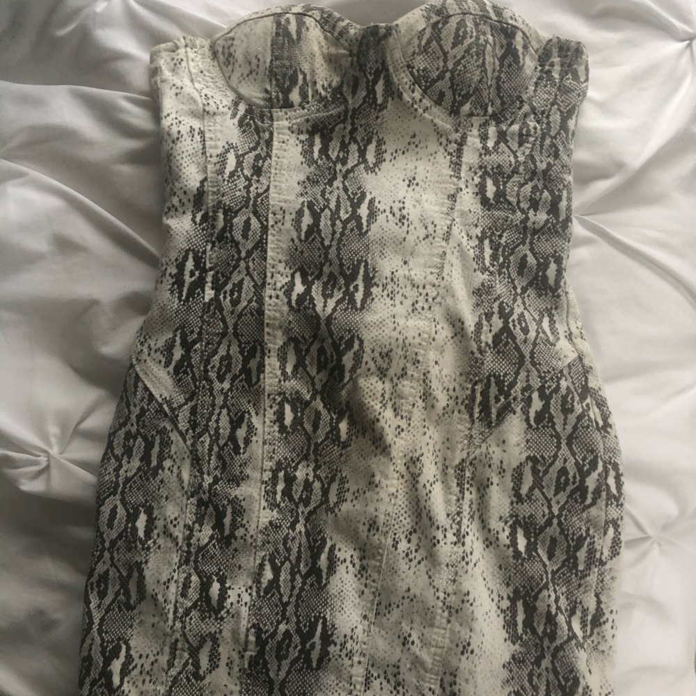 Pretty Little Thing snakeskin bodycon dress